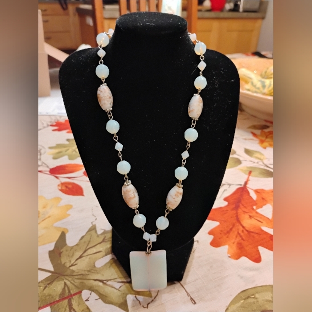 Elegant Cream Beaded Necklace